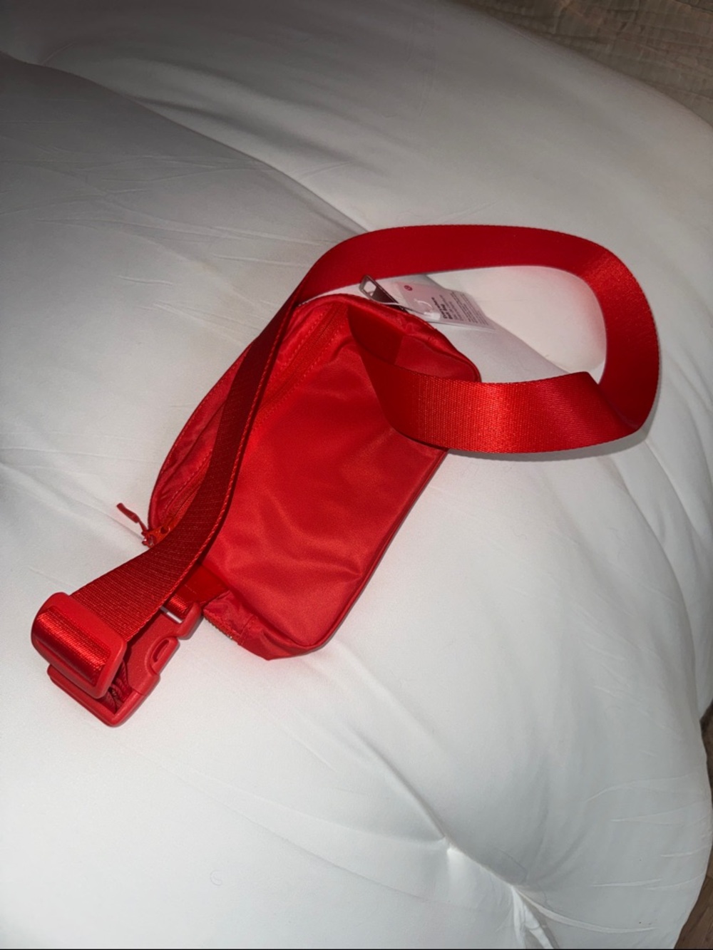 lululemon athletica ATRD color, NWT, Crossbody Belt Bag - Picture 4 of 4